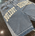 Men’s Baggy Denim Jorts – High-Waist Light-Wash Jean Shorts with Embroidered Letter & Raw Hem